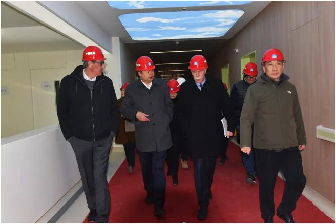 德中衛(wèi)生組織主席曼弗雷德·迪特一行來國際醫(yī)學(xué)參訪