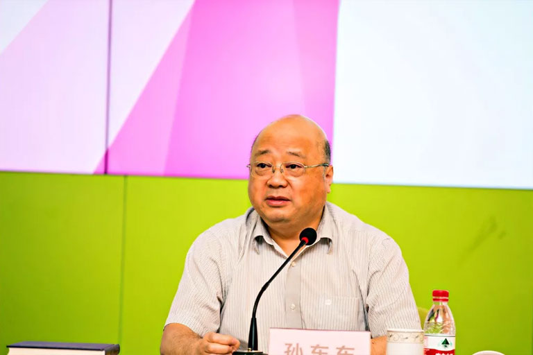 北京大學孫東東教授應(yīng)邀來西安國際醫(yī)學中心作衛(wèi)生法學專題講座