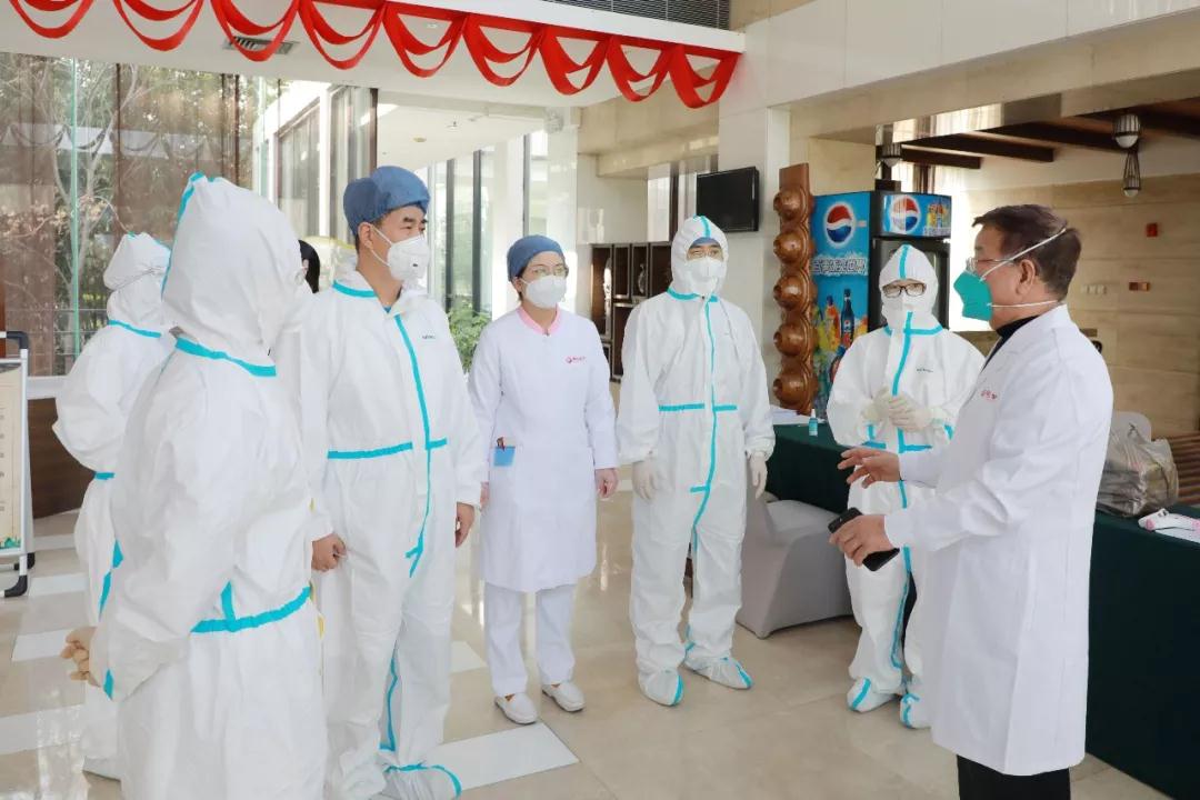 到留觀點(diǎn)去！8名醫(yī)護(hù)人員主動(dòng)請(qǐng)纓到防疫一線