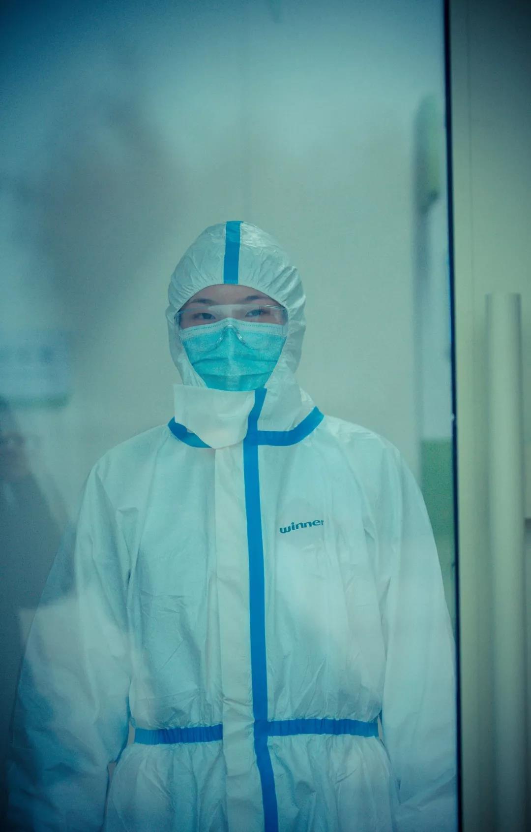 中新社陜西-——“媽，不能和您一起過(guò)年，我報(bào)名去武漢！”