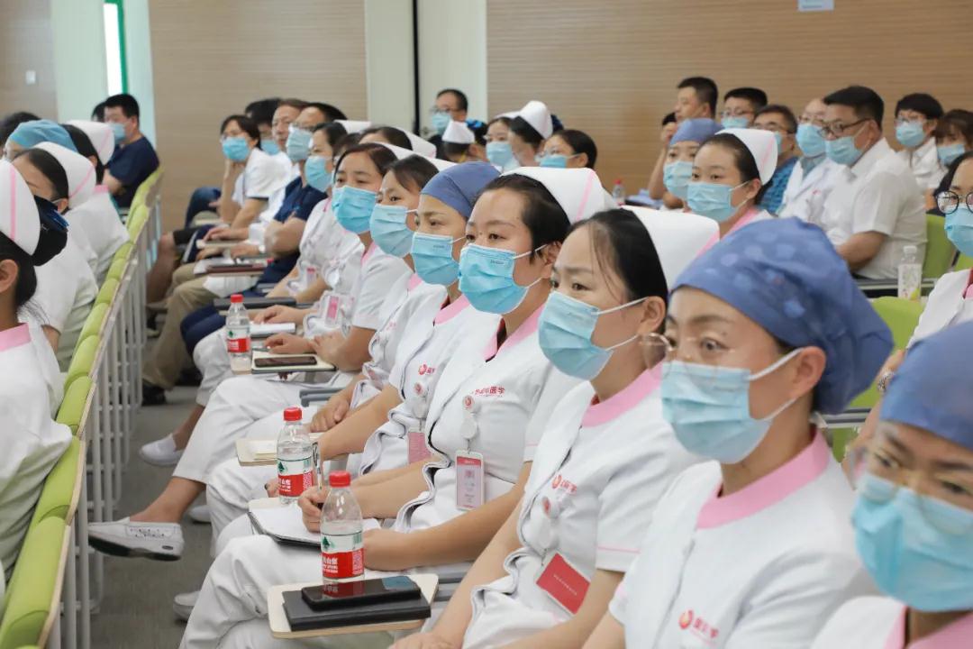 軍醫(yī)大咖齊聚一堂，共敘國際醫(yī)學(xué)創(chuàng)新發(fā)展