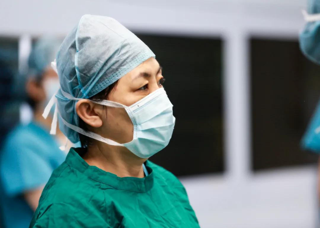 央視頻——新一代達芬奇手術(shù)機器人在國際醫(yī)學輔助婦科微創(chuàng)手術(shù)獲成功