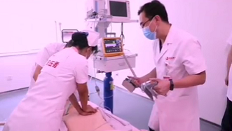 快來人！邁克需要搶救！