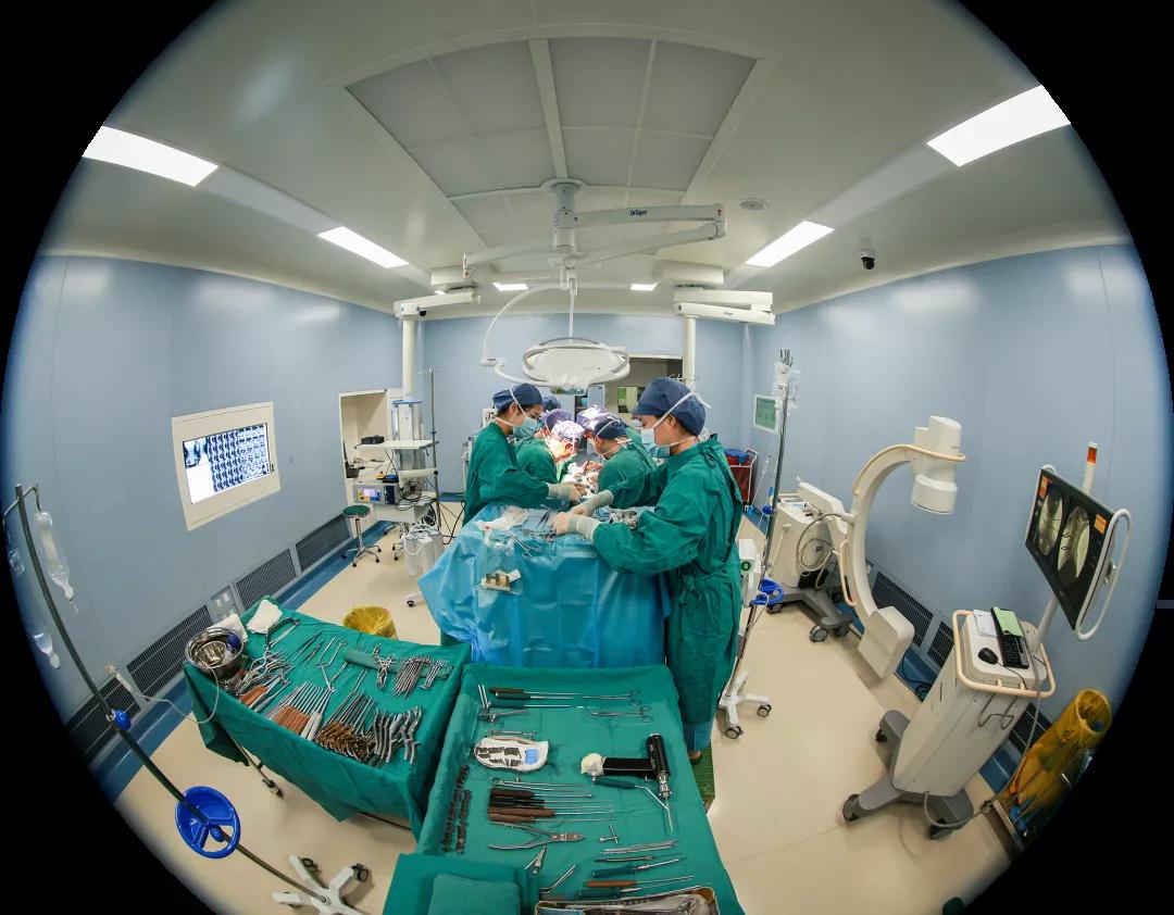 原點(diǎn)新聞—世界首例！3D打印可動人工頸椎-椎間盤復(fù)合體植入術(shù)