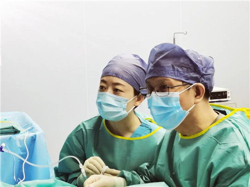 大醫(yī)之術(shù)④｜針尖上的絕絕子：甲狀腺手術(shù)無(wú)痕？這項(xiàng)黑科技值得關(guān)注……