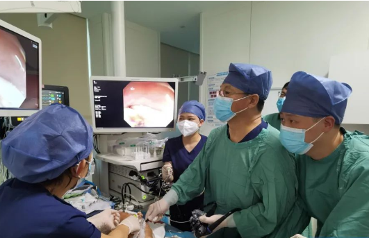 吃雞有風(fēng)險(xiǎn)！多學(xué)科聯(lián)手為71歲老人清除“刺客”