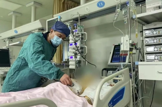 西北地區(qū)首例！西安國際醫(yī)學(xué)中心醫(yī)院為一名16歲小伙完成“人工心臟”微創(chuàng)植入術(shù)