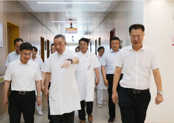 醫(yī)師節(jié)快樂！西北大學校長孫慶偉一行來院慰問