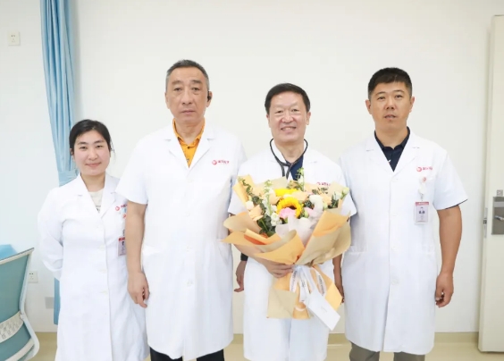 醫(yī)路相伴 感懷師恩！我院開展教師節(jié)慰問活動