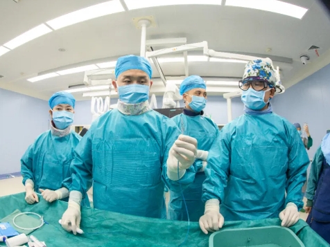 高血壓微創(chuàng)介入診療取得突破！我院成功實施經(jīng)皮腎動脈去交感神經(jīng)術(shù)