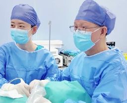 她為什么跨越千里來到這里？