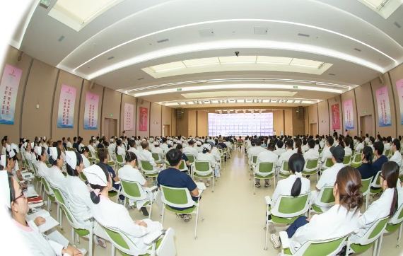 六載筑根基 奮進新征程——我院舉行建院六周年暨2025年新員工入職宣誓大會